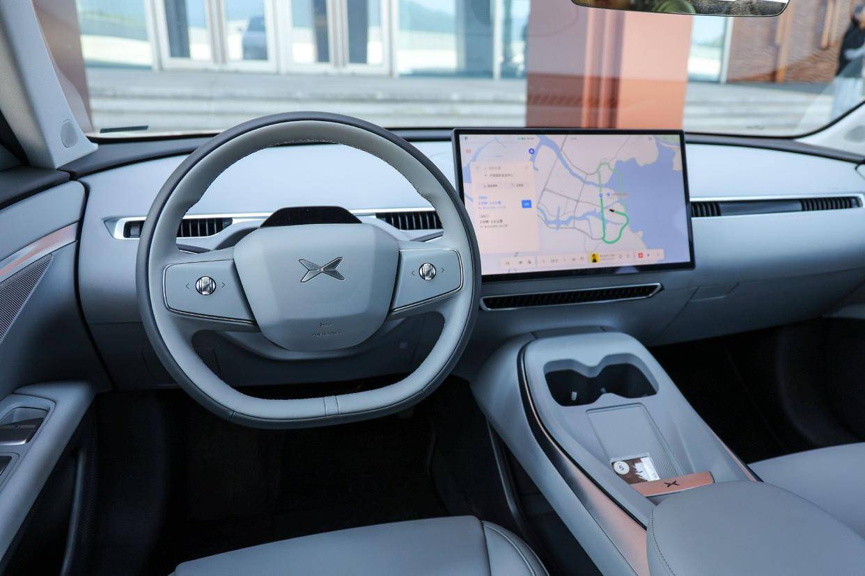 純電汽車天花板,小鵬MONA M03亮相,續(xù)航600km+L2智駕,11.98萬拿下