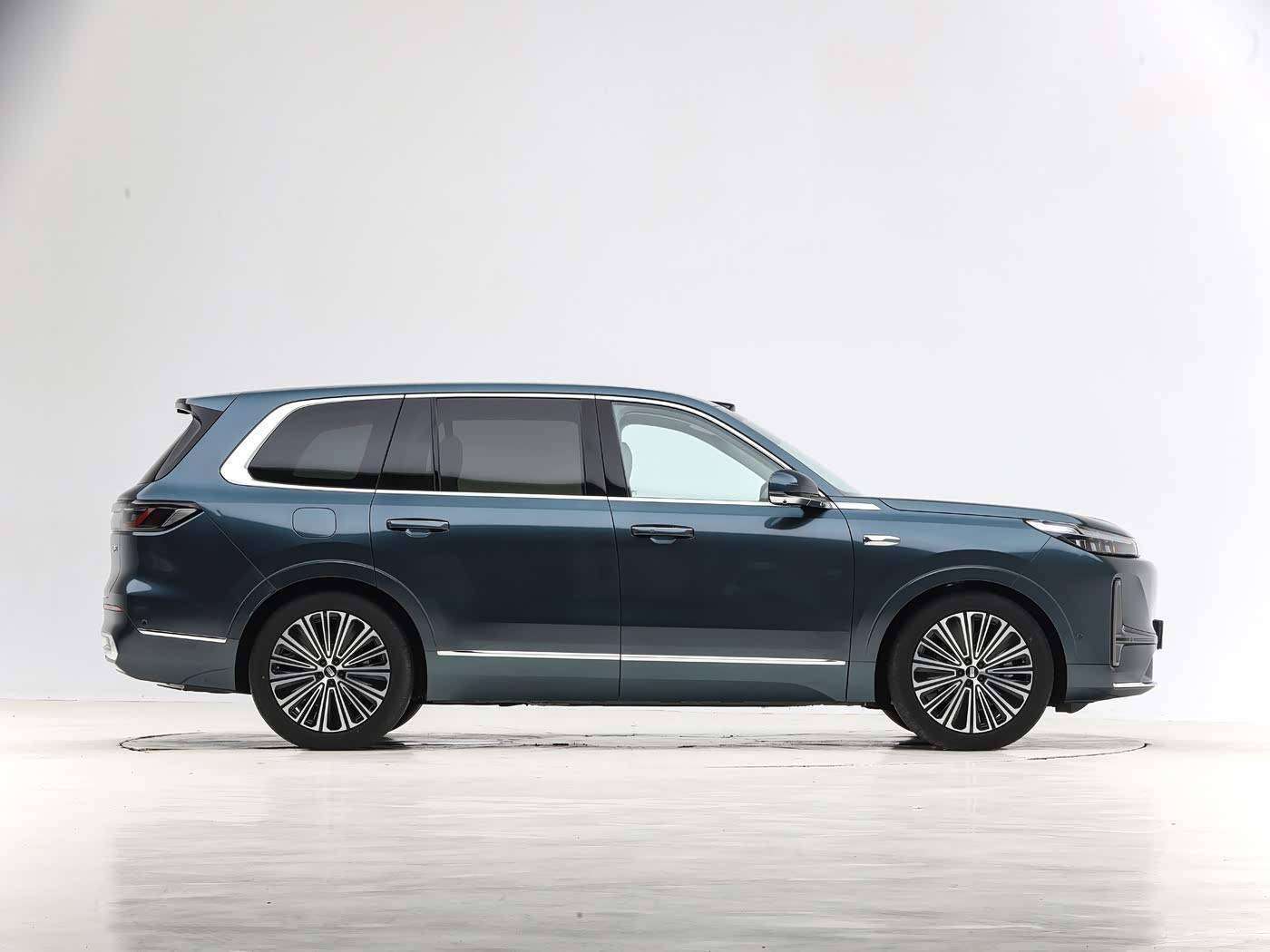 長超5米2的大SUV,只賣17.38萬,難道不比問界M9/理想L9香