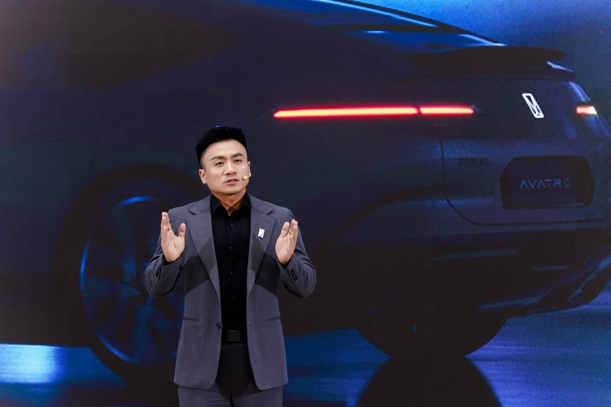 全系標(biāo)配華為四激光雷達(dá),阿維塔12四激光版能否重塑30萬級(jí)豪華轎車市場格局?