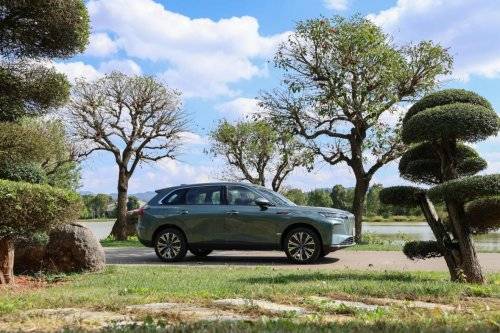 智駕好的中大型suv推薦:紅旗HS6PHEV舒適實用雙在線